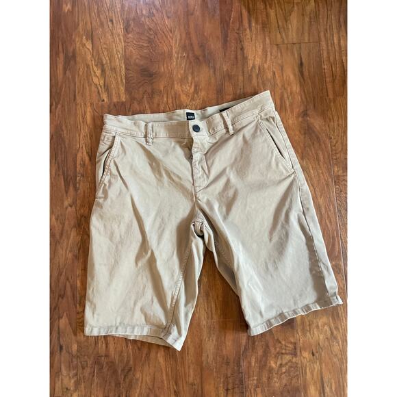 HUGO BOSS Schino Shorts Mens Casual Khaki Chino Size 34 Slim Fit - Picture 2 of 8